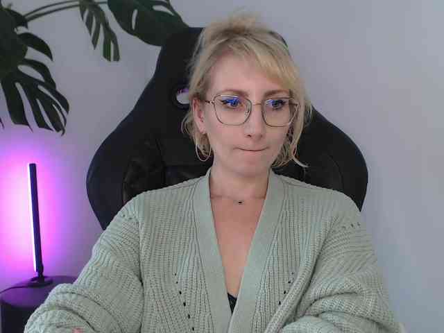 CinderellaMoon webcam