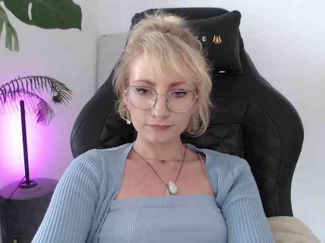CinderellaMoon webcam