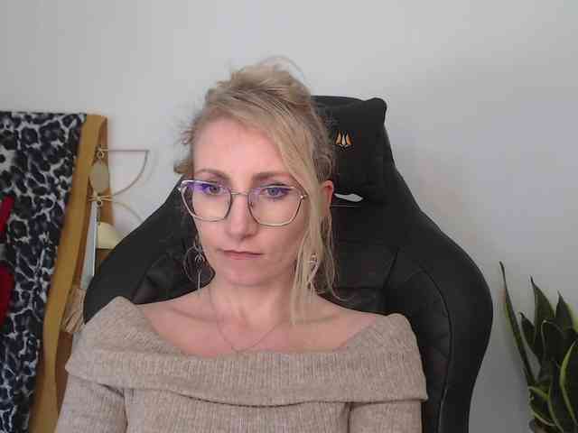 CinderellaMoon webcam