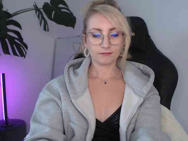 CinderellaMoon webcam