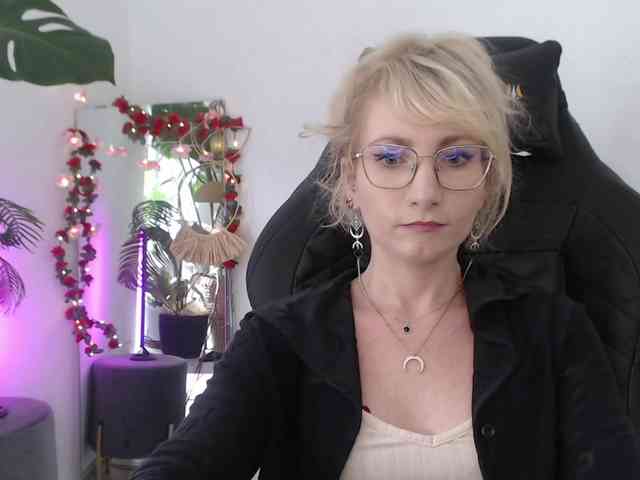 CinderellaMoon webcam
