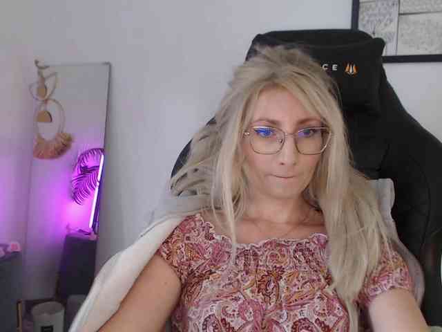 CinderellaMoon webcam