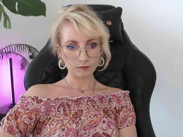 CinderellaMoon webcam