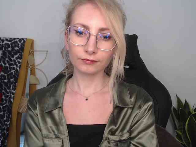 CinderellaMoon webcam