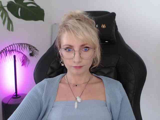 CinderellaMoon webcam