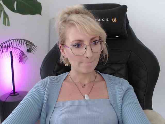 CinderellaMoon webcam