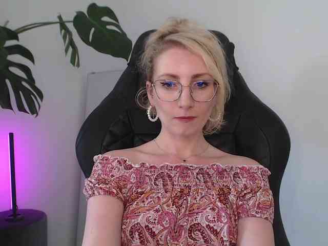 CinderellaMoon webcam