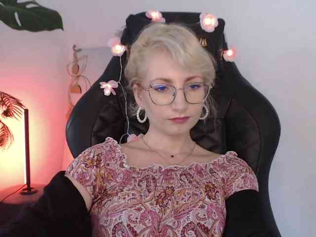 CinderellaMoon webcam