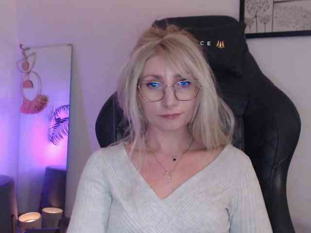 CinderellaMoon webcam