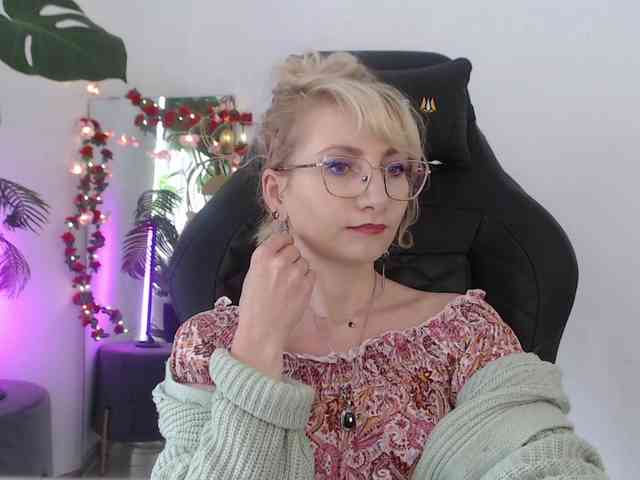 CinderellaMoon webcam