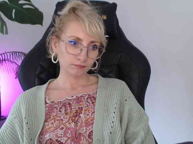CinderellaMoon webcam