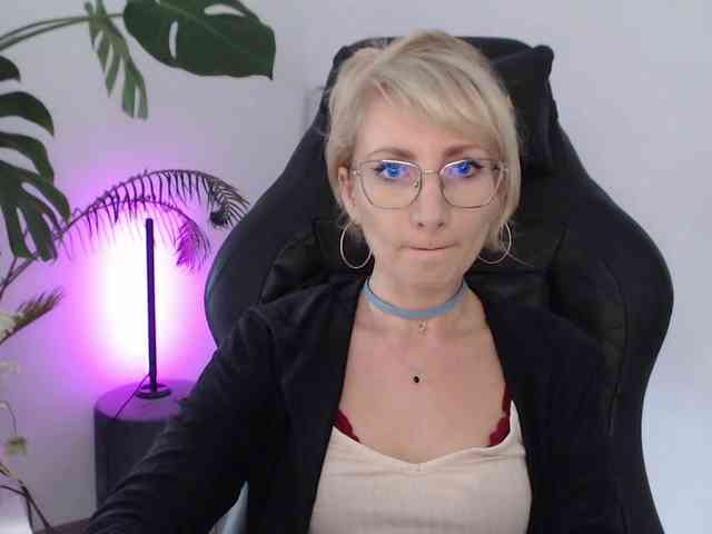CinderellaMoon webcam