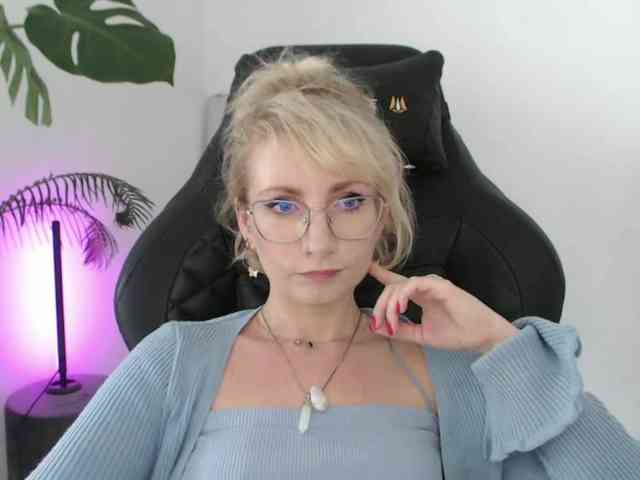 CinderellaMoon webcam