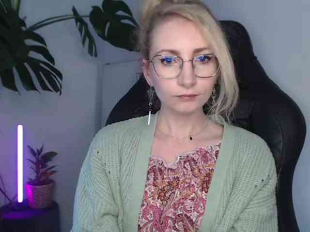 CinderellaMoon webcam