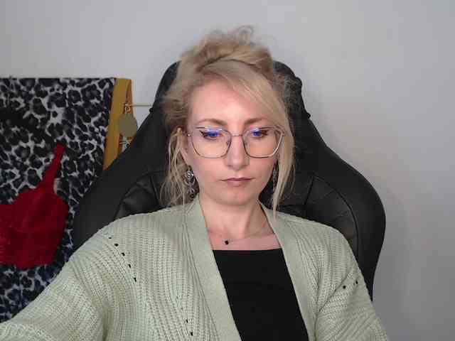 CinderellaMoon webcam