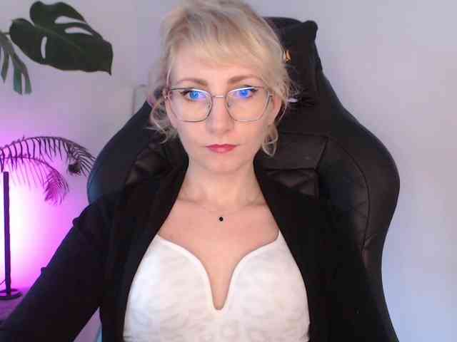 CinderellaMoon webcam