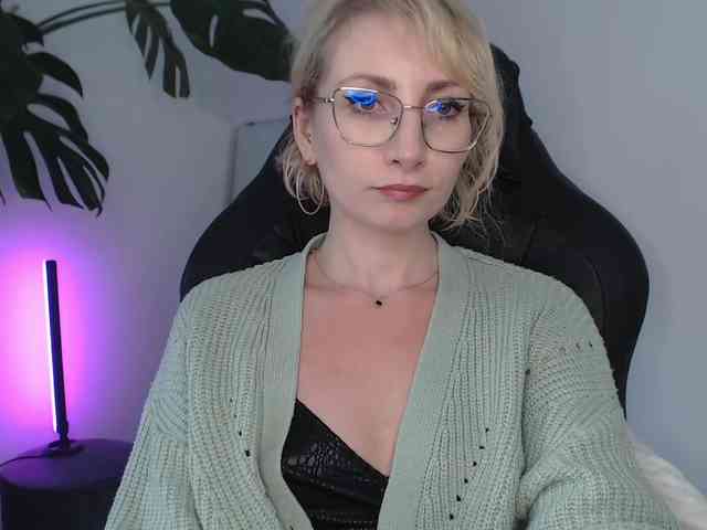 CinderellaMoon webcam