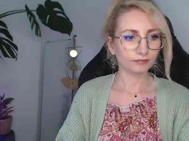 CinderellaMoon webcam