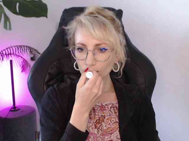 CinderellaMoon webcam