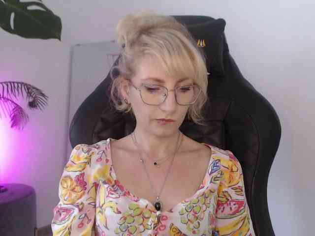 CinderellaMoon webcam