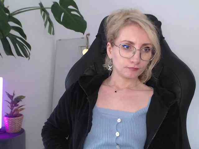 CinderellaMoon webcam