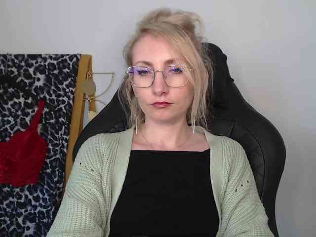 CinderellaMoon webcam