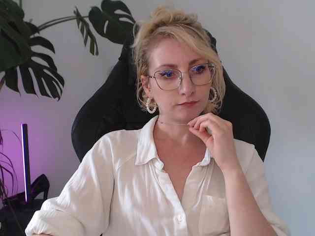 CinderellaMoon webcam