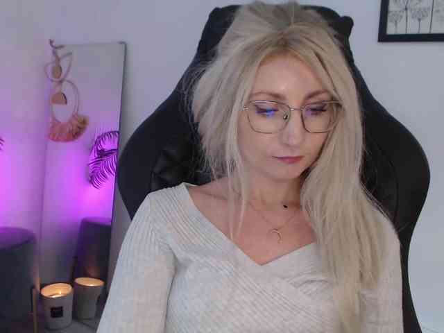 CinderellaMoon webcam