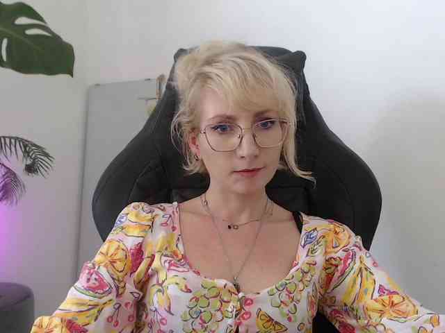 CinderellaMoon webcam