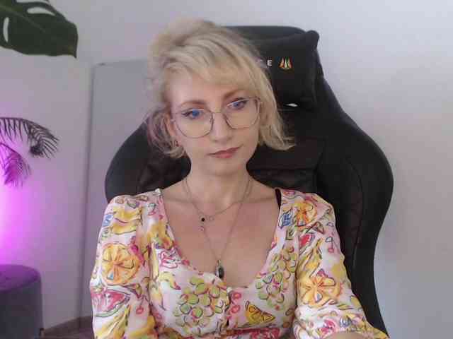CinderellaMoon webcam