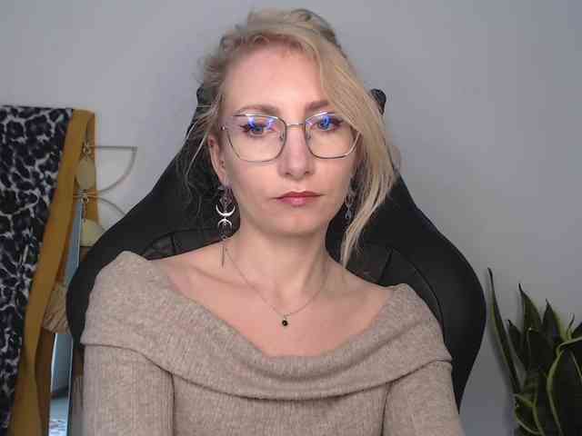 CinderellaMoon webcam