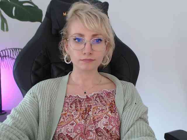 CinderellaMoon webcam