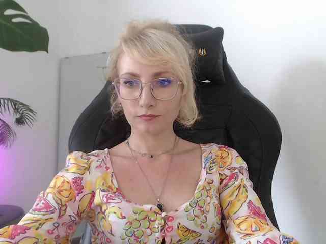 CinderellaMoon webcam