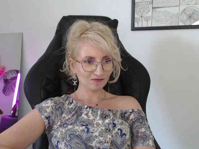 CinderellaMoon webcam