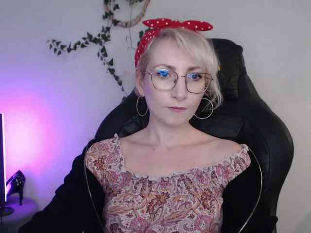 CinderellaMoon webcam
