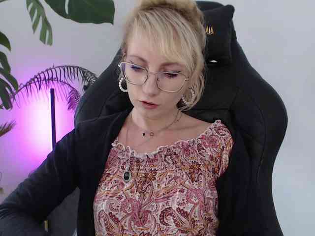 CinderellaMoon webcam