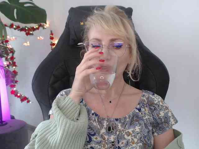 CinderellaMoon webcam