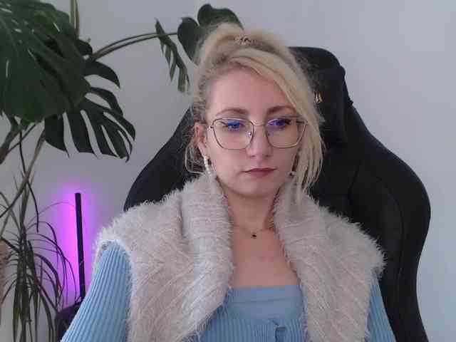 CinderellaMoon webcam