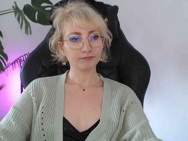 CinderellaMoon webcam