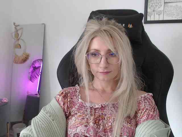 CinderellaMoon webcam