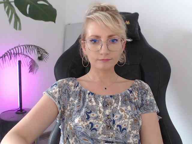 CinderellaMoon webcam