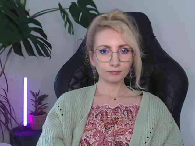 CinderellaMoon webcam