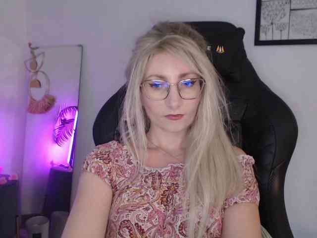 CinderellaMoon webcam