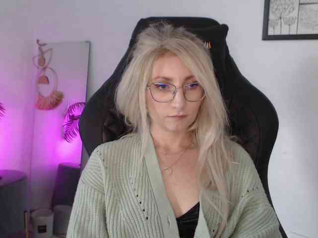 CinderellaMoon webcam