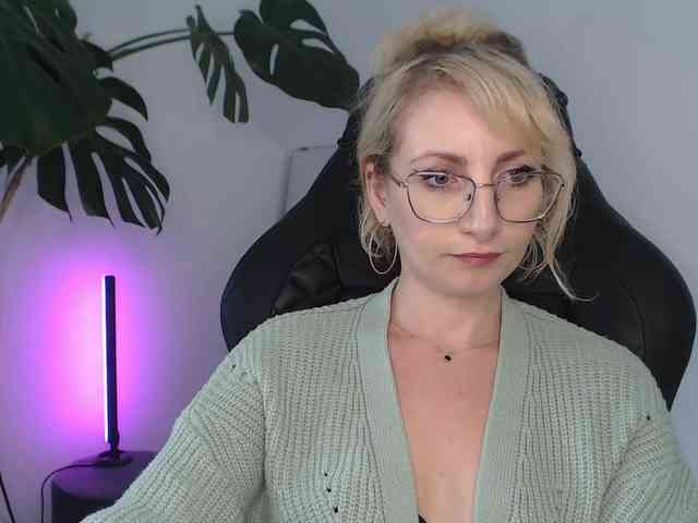 CinderellaMoon webcam