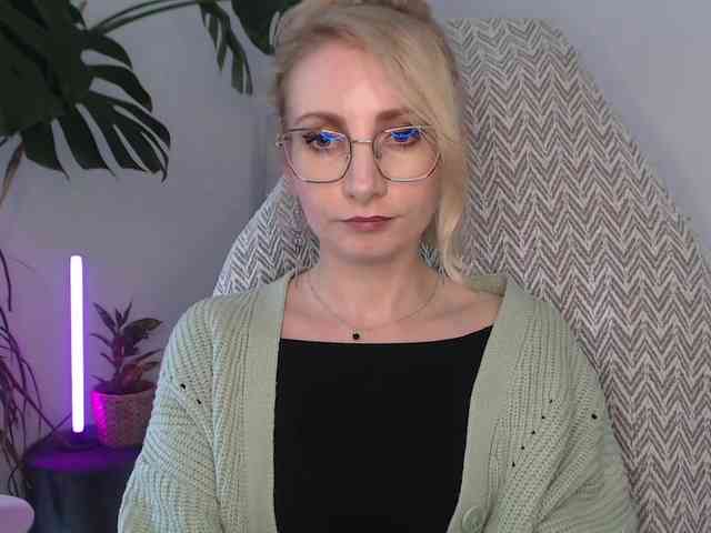 CinderellaMoon webcam