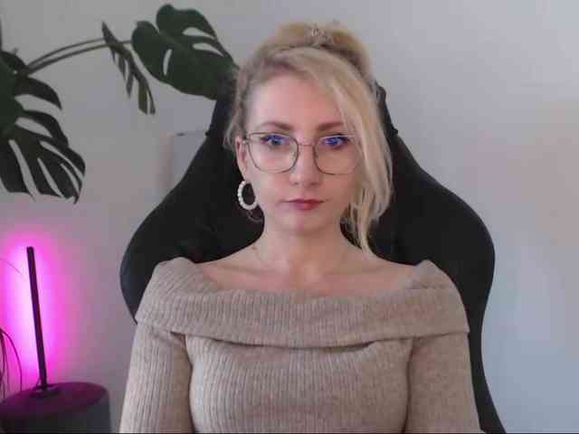 CinderellaMoon webcam