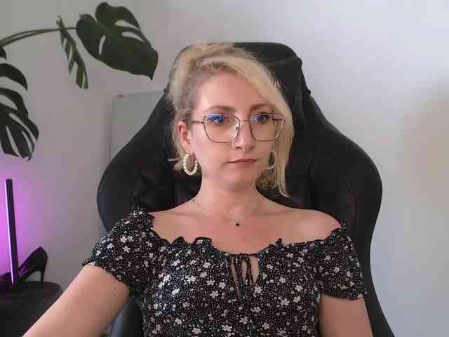 CinderellaMoon webcam
