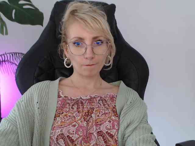 CinderellaMoon webcam
