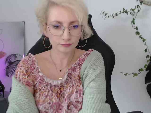 CinderellaMoon webcam